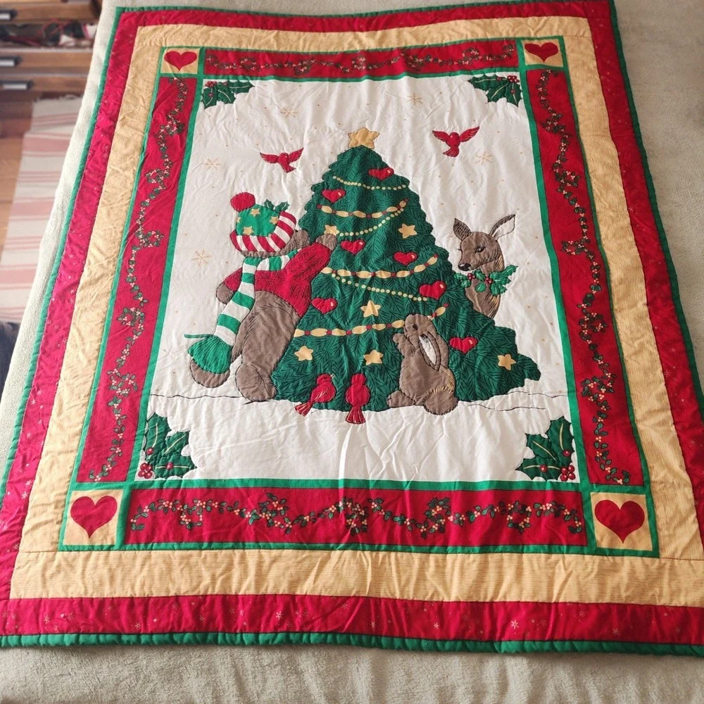 Handmade Christmas Quilt Tree Animals Holly Hearts Red Green Beige Wall Art 1994
